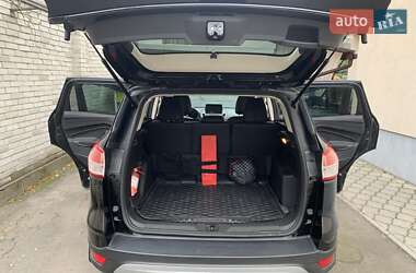 Позашляховик / Кросовер Ford Escape 2014 в 