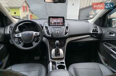 Позашляховик / Кросовер Ford Escape 2014 в 