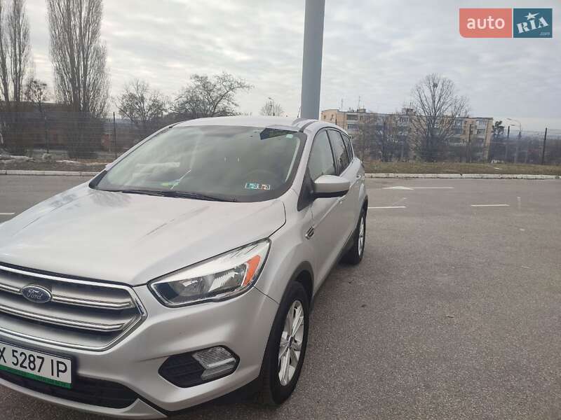 Внедорожник / Кроссовер Ford Escape 2016 в Харькове