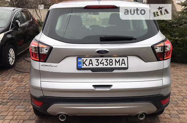 Позашляховик / Кросовер Ford Escape 2016 в Києві