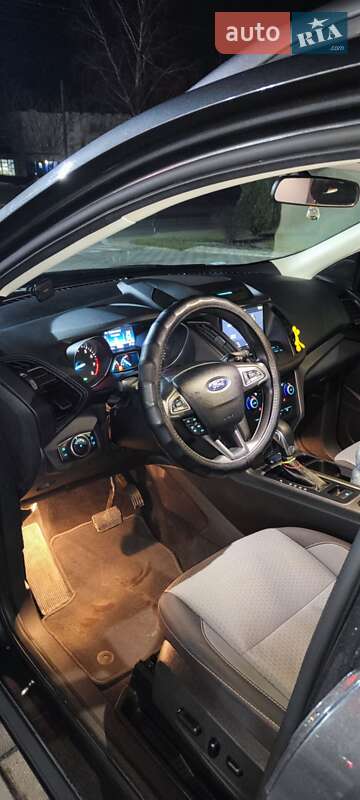 Внедорожник / Кроссовер Ford Escape 2018 в Хмельницком