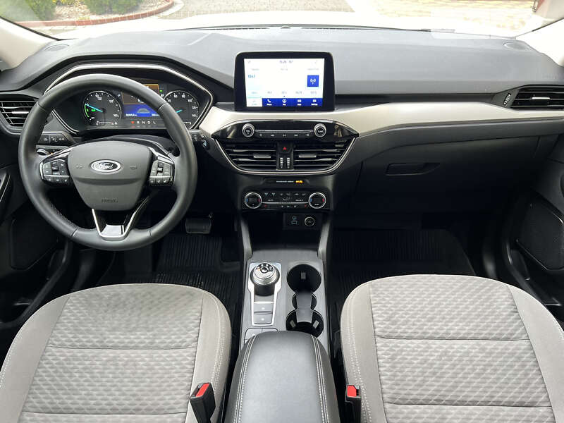 Внедорожник / Кроссовер Ford Escape 2021 в Стрые