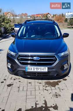 Внедорожник / Кроссовер Ford Escape 2018 в Хмельницком