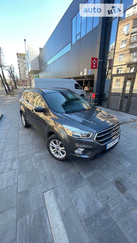 Внедорожник / Кроссовер Ford Escape 2018 в Киеве
