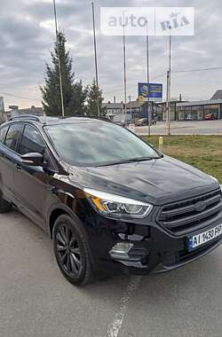 Внедорожник / Кроссовер Ford Escape 2017 в Киеве