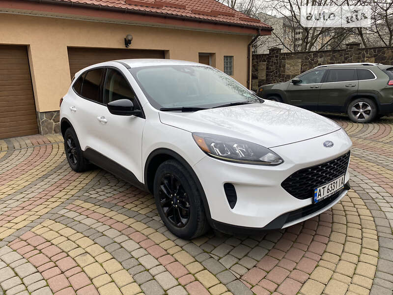 Внедорожник / Кроссовер Ford Escape 2019 в Ивано-Франковске