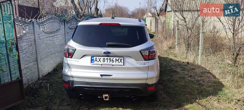 Внедорожник / Кроссовер Ford Escape 2016 в Харькове