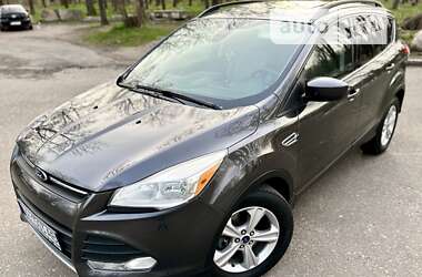 Внедорожник / Кроссовер Ford Escape 2015 в 