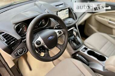 Внедорожник / Кроссовер Ford Escape 2015 в 
