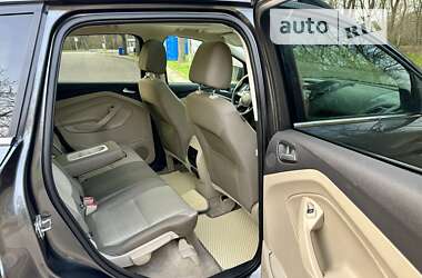 Внедорожник / Кроссовер Ford Escape 2015 в 
