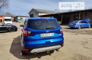 Внедорожник / Кроссовер Ford Escape 2016 в Ровно