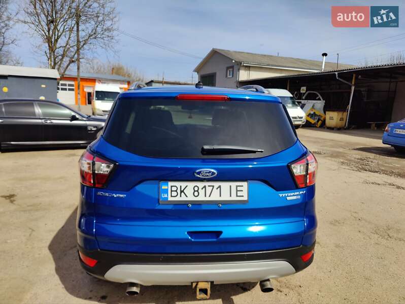 Внедорожник / Кроссовер Ford Escape 2016 в Ровно