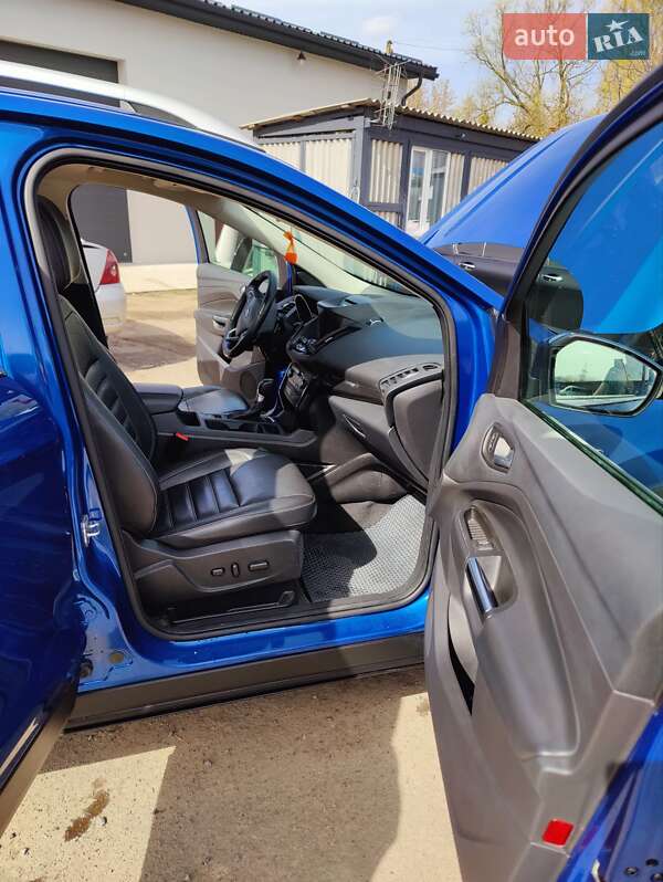 Внедорожник / Кроссовер Ford Escape 2016 в Ровно