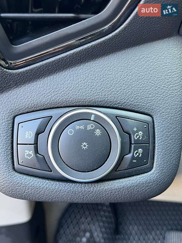 Внедорожник / Кроссовер Ford Escape 2015 в Ровно