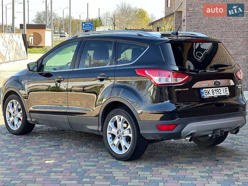 Внедорожник / Кроссовер Ford Escape 2015 в Ровно