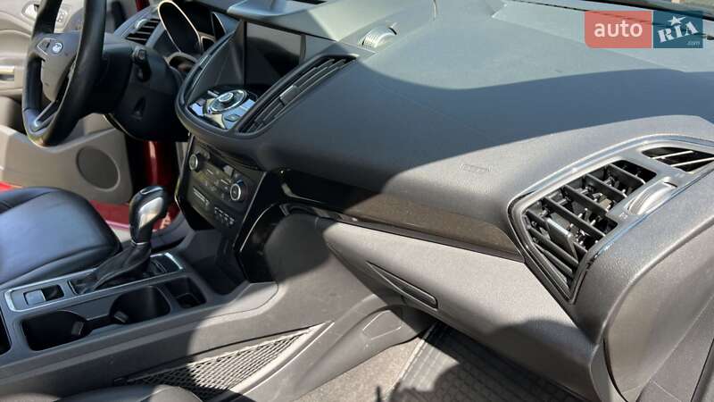 Позашляховик / Кросовер Ford Escape 2018 в Чернівцях