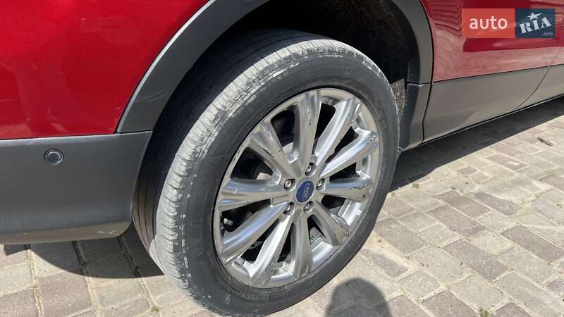 Позашляховик / Кросовер Ford Escape 2018 в Чернівцях
