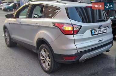Внедорожник / Кроссовер Ford Escape 2017 в 