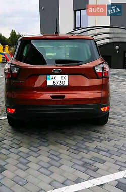 Позашляховик / Кросовер Ford Escape 2016 в  фото 3 Позашляховик / Кросовер Ford Escape 2016 в