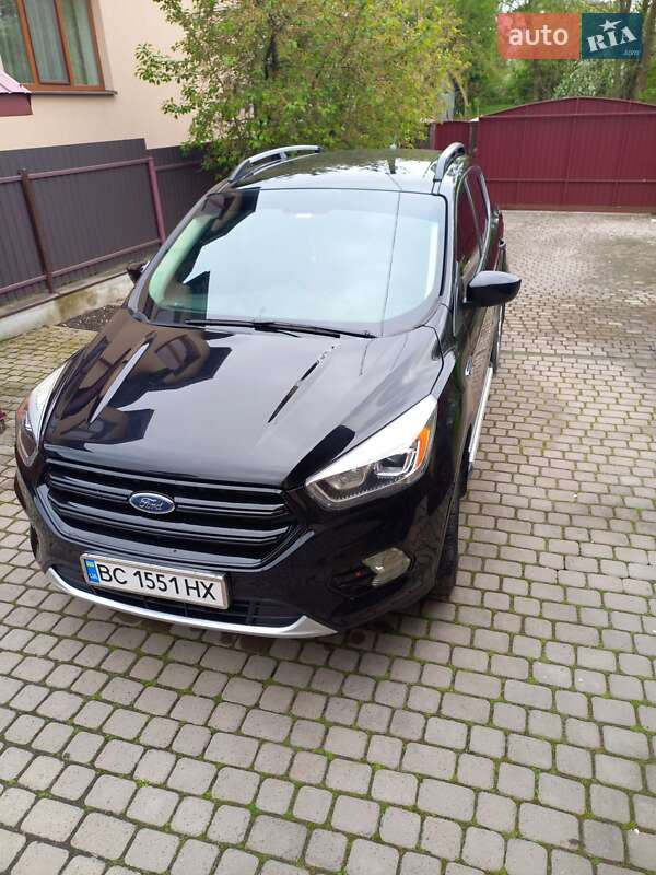 Внедорожник / Кроссовер Ford Escape 2019 в Львове