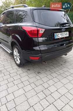 Внедорожник / Кроссовер Ford Escape 2019 в Львове