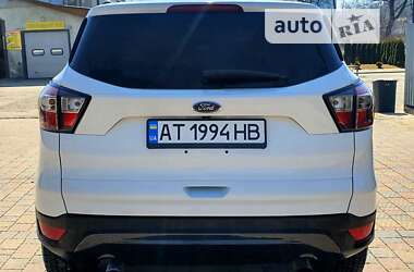 Внедорожник / Кроссовер Ford Escape 2017 в Болехове