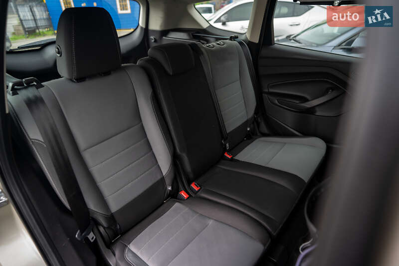 Позашляховик / Кросовер Ford Escape 2017 в Києві