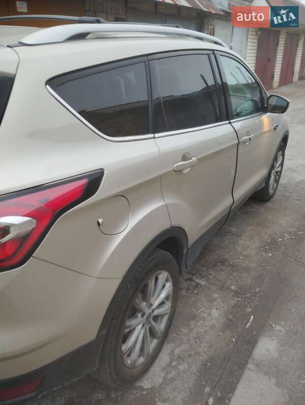 Внедорожник / Кроссовер Ford Escape 2017 в Днепре
