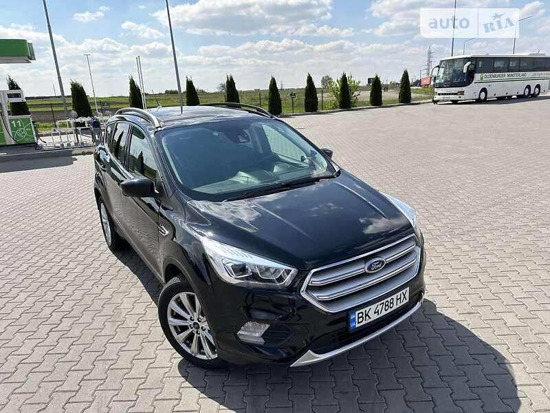 Внедорожник / Кроссовер Ford Escape 2018 в Ровно