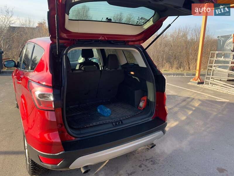 Внедорожник / Кроссовер Ford Escape 2017 в Харькове