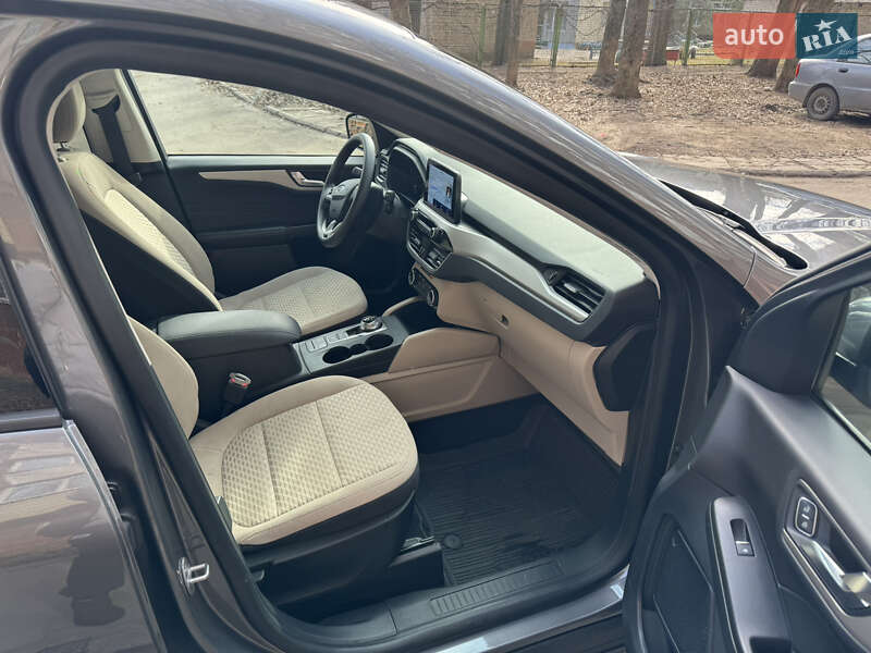 Позашляховик / Кросовер Ford Escape 2021 в Дніпрі