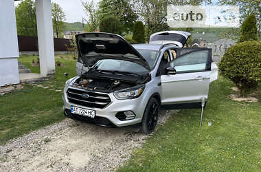 Внедорожник / Кроссовер Ford Escape 2016 в Богородчанах