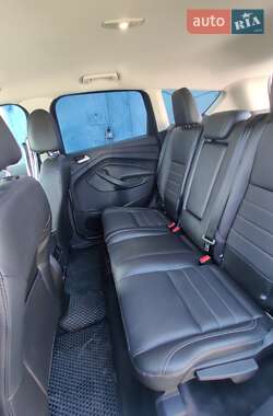 Внедорожник / Кроссовер Ford Escape 2015 в 