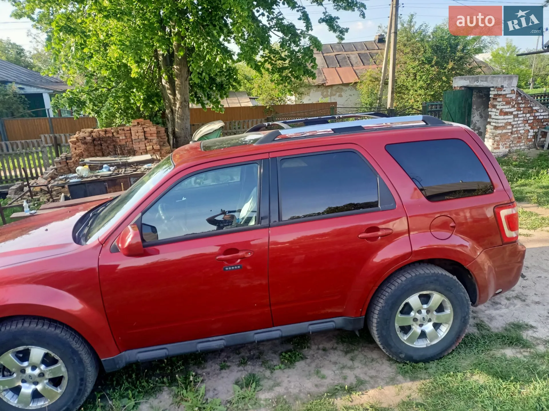 2011 Ford Escape - фото 1