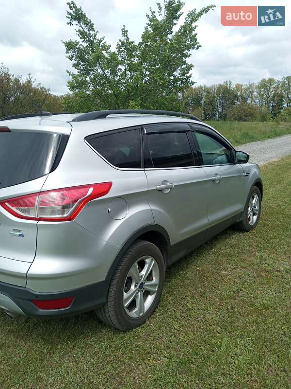 Внедорожник / Кроссовер Ford Escape 2014 в Черкассах