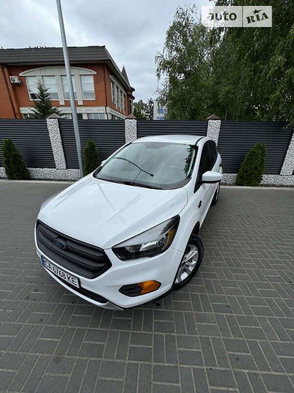 Внедорожник / Кроссовер Ford Escape 2017 в Черкассах