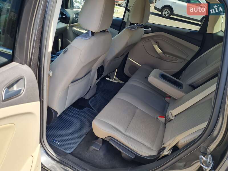 Внедорожник / Кроссовер Ford Escape 2016 в Ивано-Франковске