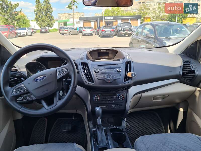 Внедорожник / Кроссовер Ford Escape 2016 в Ивано-Франковске