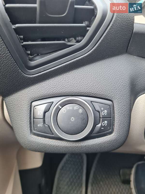 Внедорожник / Кроссовер Ford Escape 2016 в Ивано-Франковске