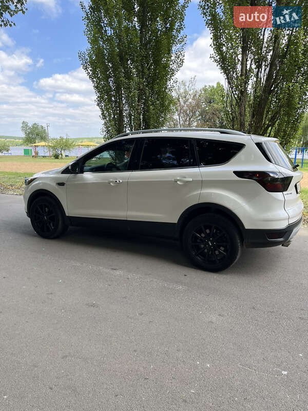 Внедорожник / Кроссовер Ford Escape 2017 в Ладыжине фото 4 Внедорожник / Кроссовер Ford Escape 2017 в Ладыжине