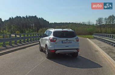 Внедорожник / Кроссовер Ford Escape 2018 в 