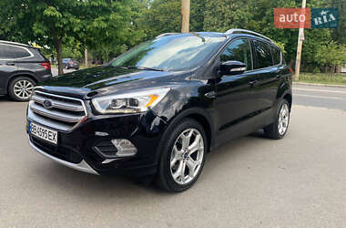 Внедорожник / Кроссовер Ford Escape 2018 в 
