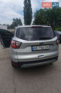 Внедорожник / Кроссовер Ford Escape 2017 в 