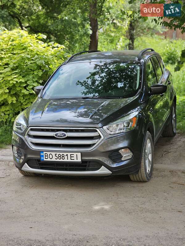 Позашляховик / Кросовер Ford Escape 2017 в Кременці