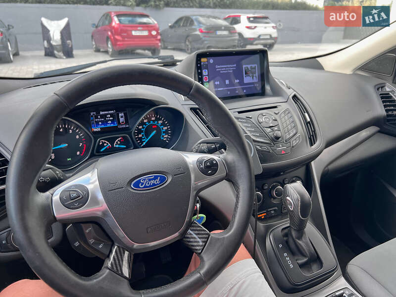 Позашляховик / Кросовер Ford Escape 2016 в Києві