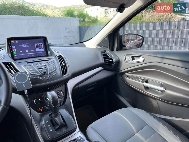 Позашляховик / Кросовер Ford Escape 2016 в Києві