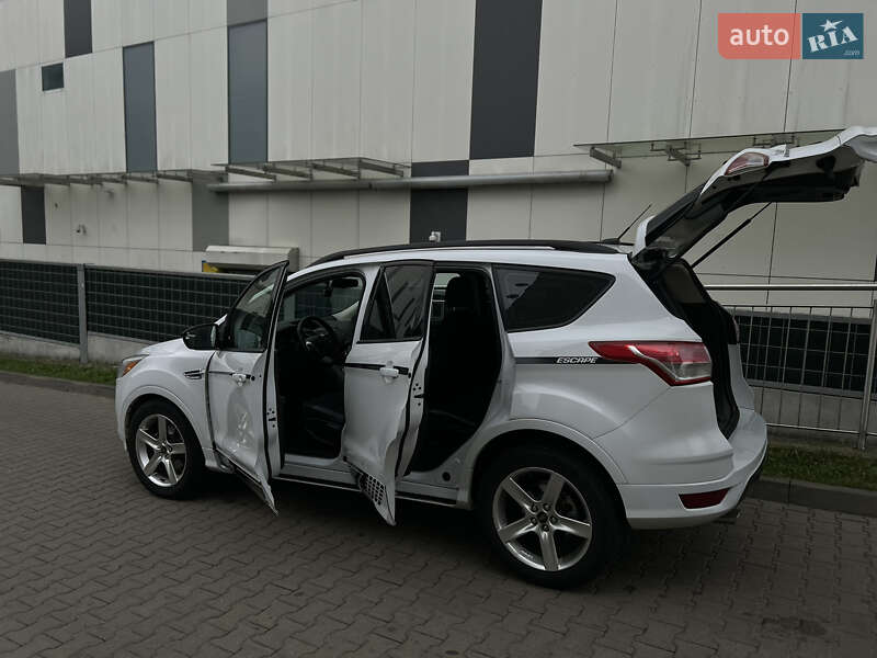 Позашляховик / Кросовер Ford Escape 2015 в Івано-Франківську