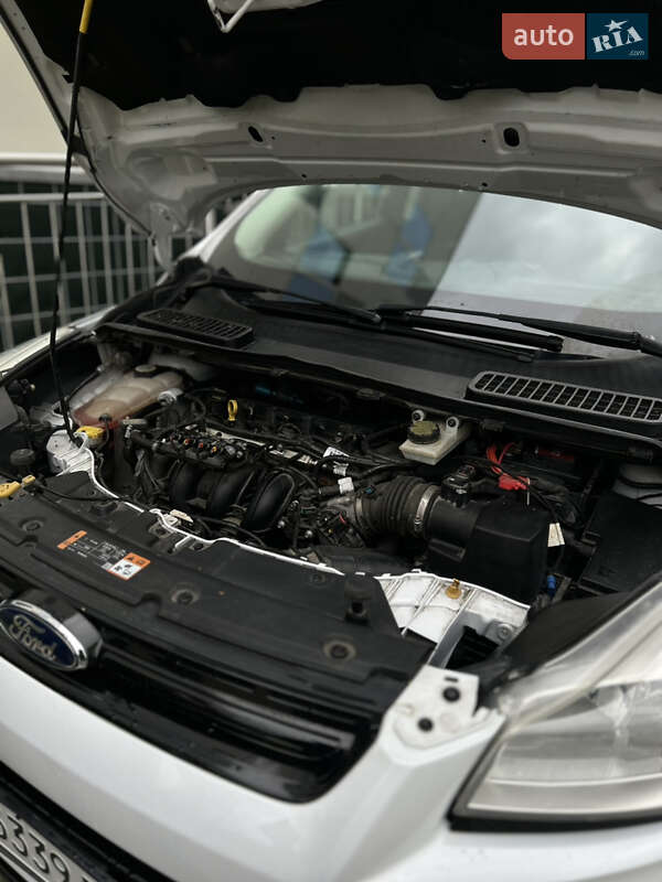 Позашляховик / Кросовер Ford Escape 2015 в Івано-Франківську