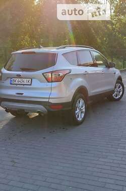 Позашляховик / Кросовер Ford Escape 2018 в Рівному