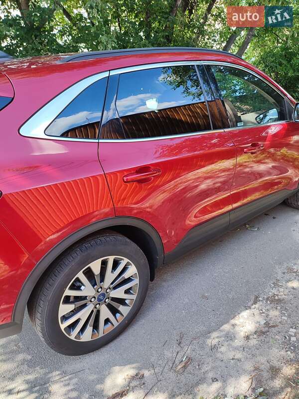 Позашляховик / Кросовер Ford Escape 2020 в Києві